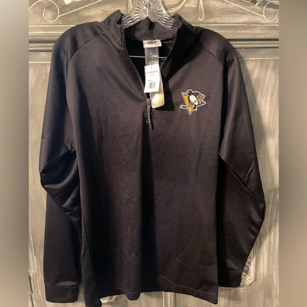 NWT NHL Men’s  PITTSBURGH PENGUINS Quarter Zip Black‎ Pullover Sz Small